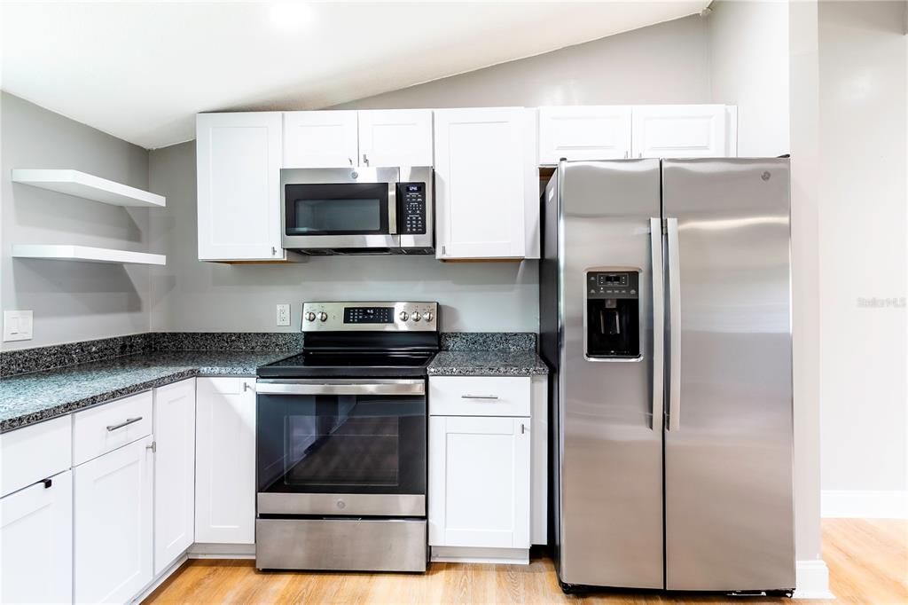 待售: $297,000 (3 贝兹, 2 浴室, 1187 平方英尺)