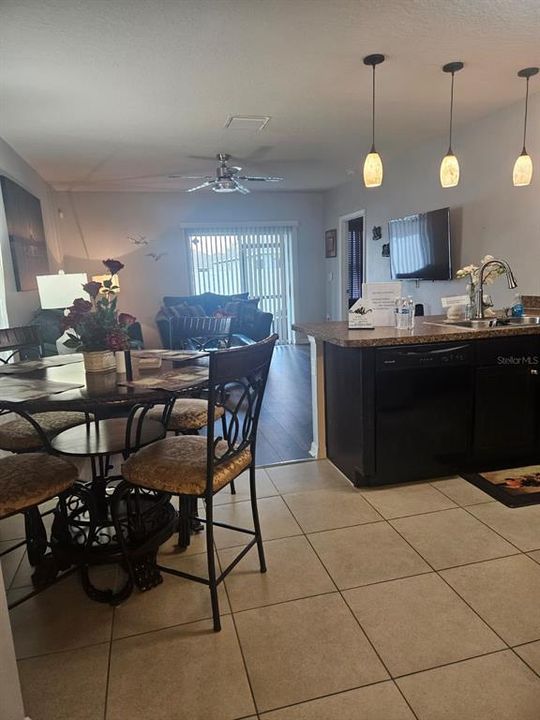 Active With Contract: $1,875 (3 beds, 2 baths, 1504 Square Feet)