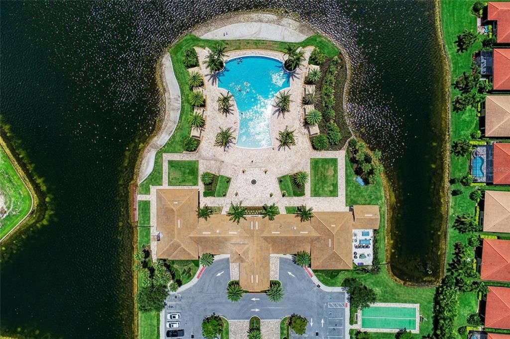 Active With Contract: $914,900 (3 beds, 3 baths, 2593 Square Feet)