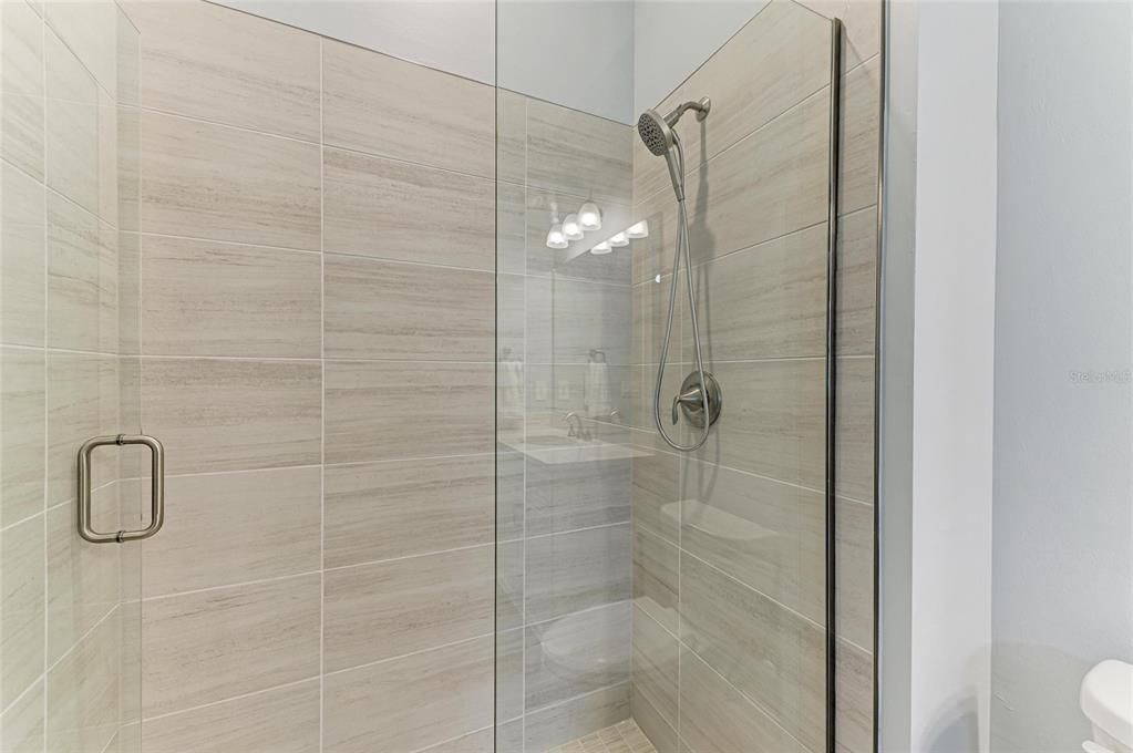 Active With Contract: $914,900 (3 beds, 3 baths, 2593 Square Feet)