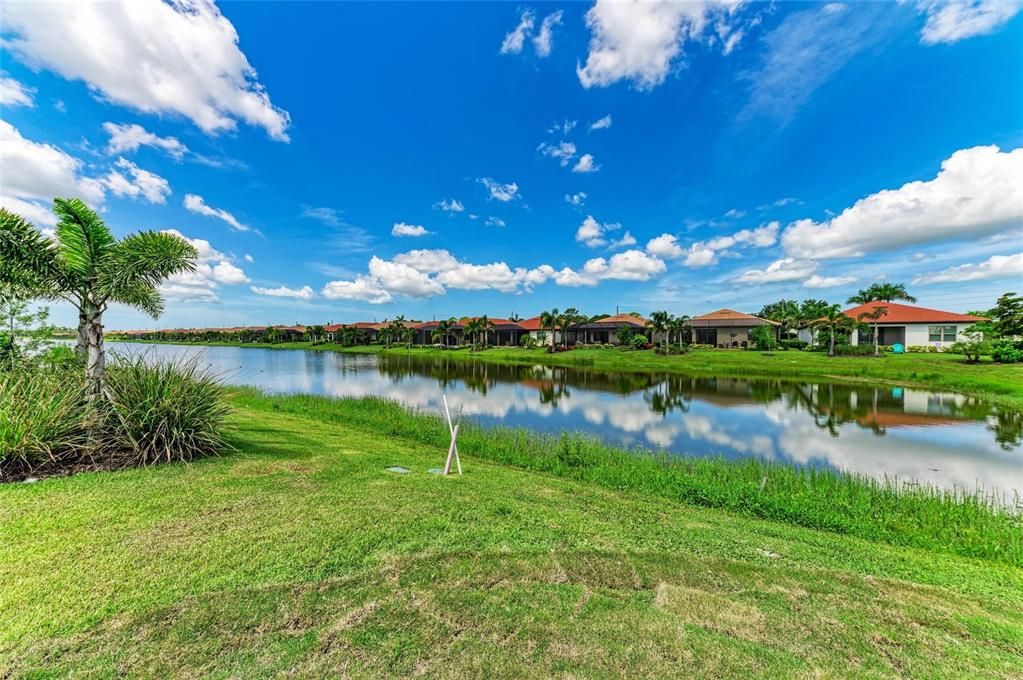 Active With Contract: $914,900 (3 beds, 3 baths, 2593 Square Feet)