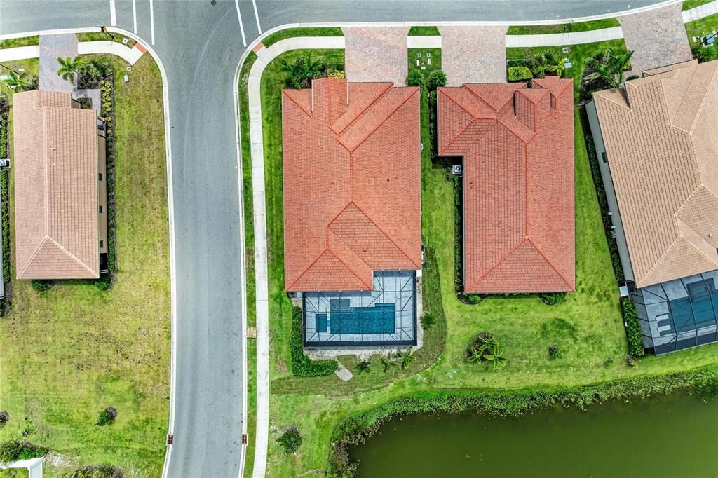 Active With Contract: $914,900 (3 beds, 3 baths, 2593 Square Feet)