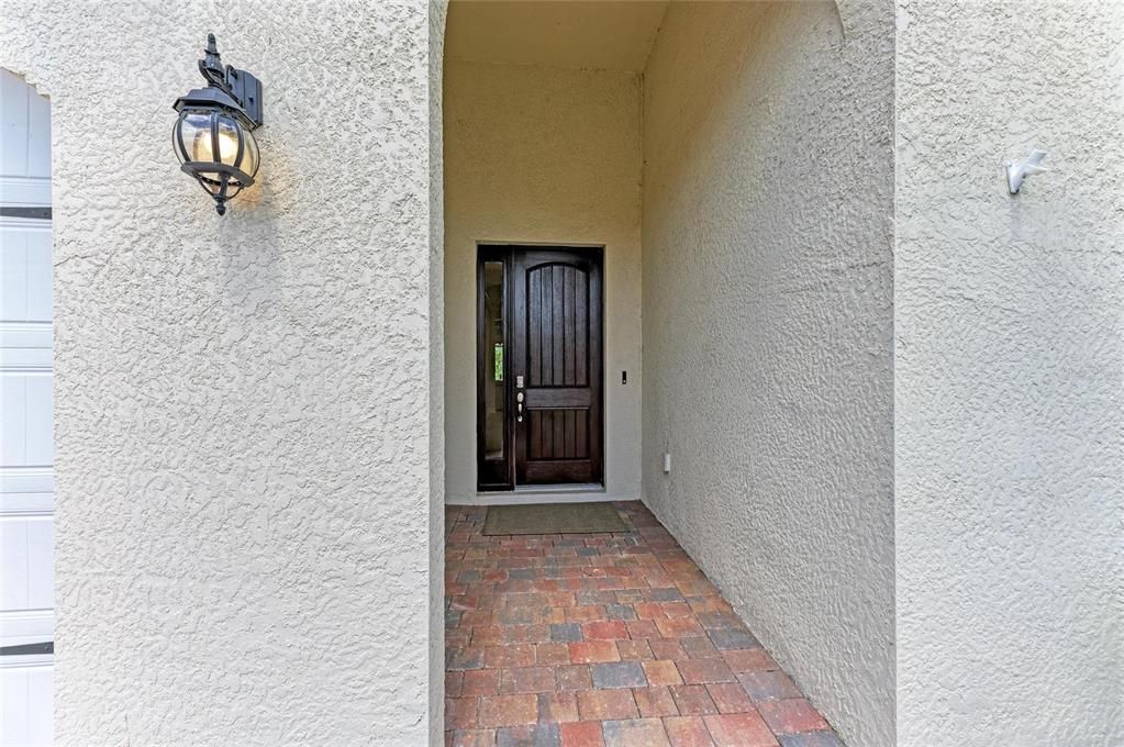 Active With Contract: $914,900 (3 beds, 3 baths, 2593 Square Feet)