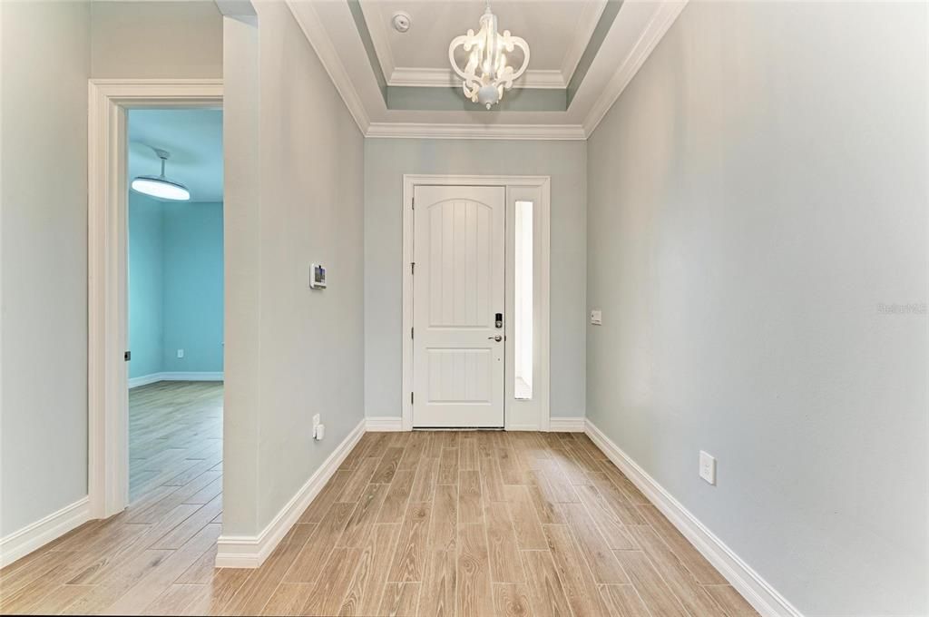 Active With Contract: $914,900 (3 beds, 3 baths, 2593 Square Feet)