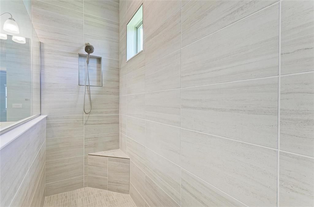 Active With Contract: $914,900 (3 beds, 3 baths, 2593 Square Feet)