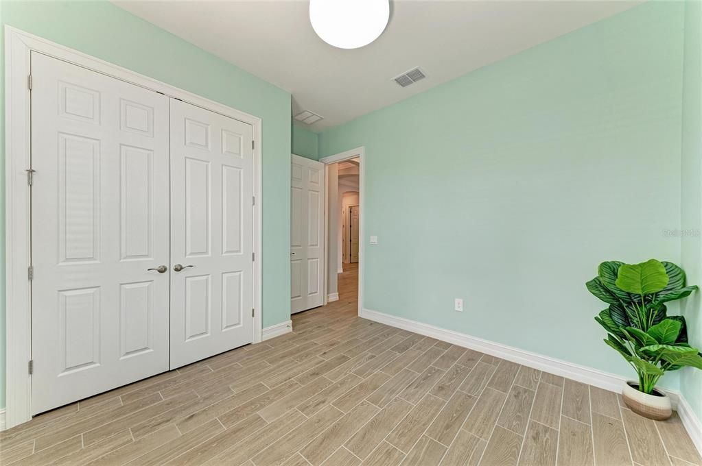 Active With Contract: $914,900 (3 beds, 3 baths, 2593 Square Feet)