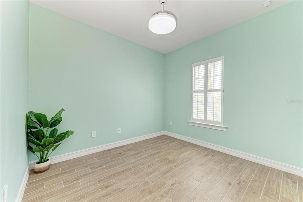 Active With Contract: $914,900 (3 beds, 3 baths, 2593 Square Feet)