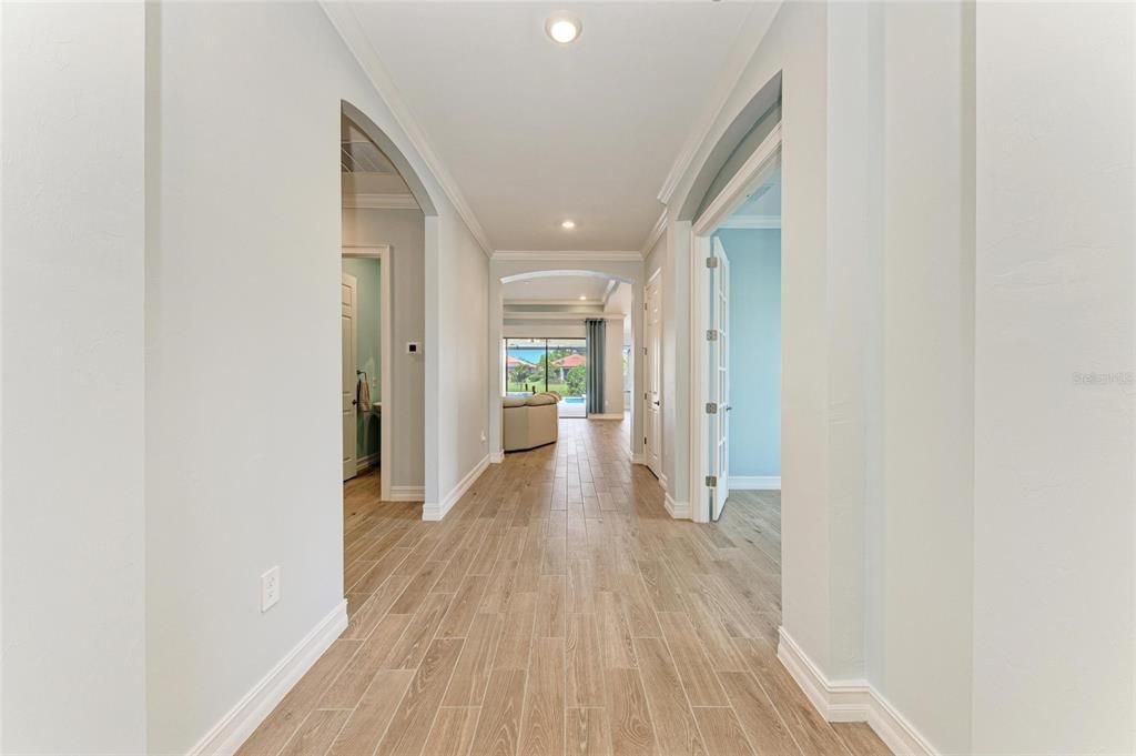 Active With Contract: $914,900 (3 beds, 3 baths, 2593 Square Feet)