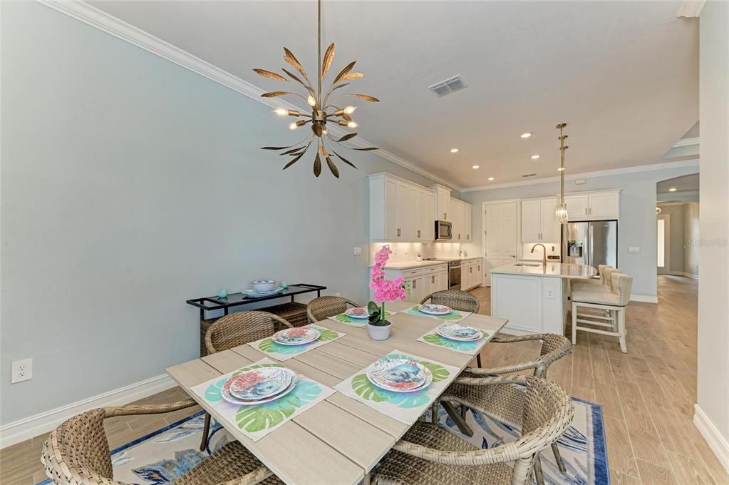 Active With Contract: $914,900 (3 beds, 3 baths, 2593 Square Feet)