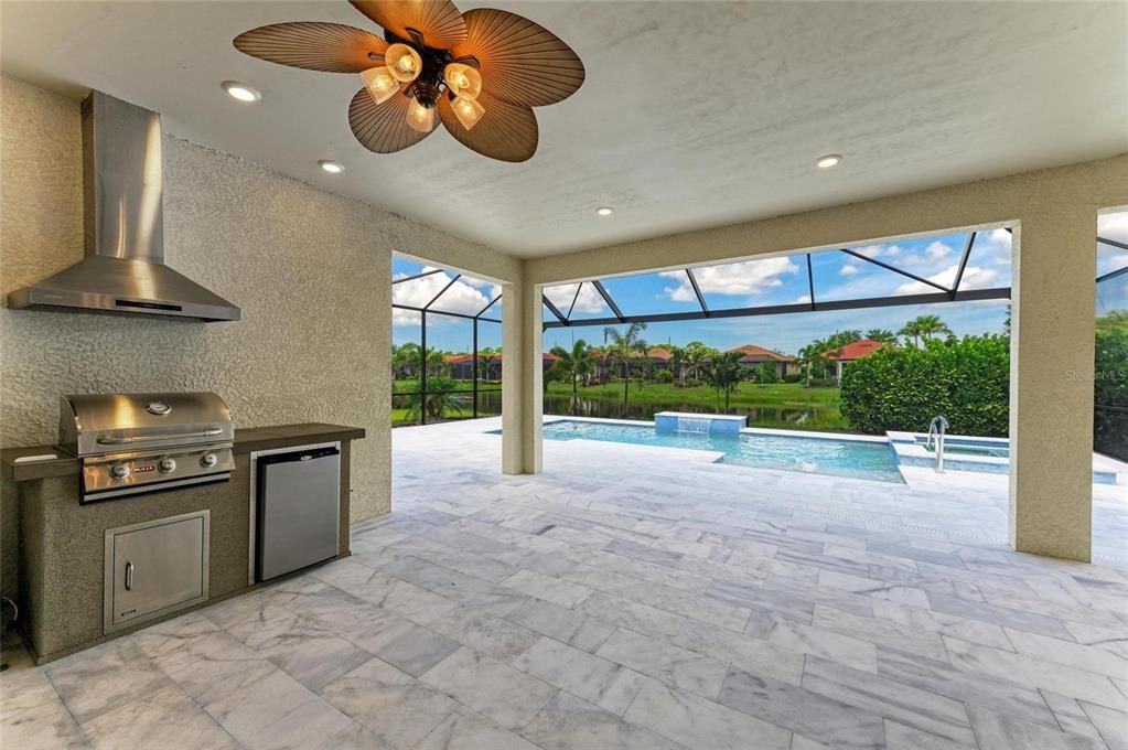 Active With Contract: $914,900 (3 beds, 3 baths, 2593 Square Feet)