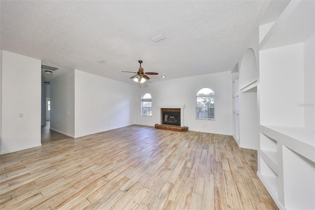 Active With Contract: $550,000 (4 beds, 3 baths, 3245 Square Feet)