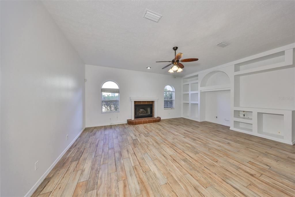 Active With Contract: $550,000 (4 beds, 3 baths, 3245 Square Feet)