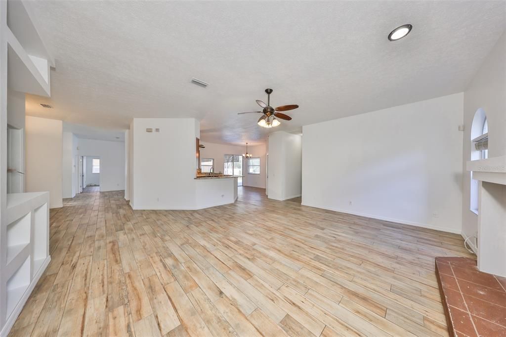 Active With Contract: $550,000 (4 beds, 3 baths, 3245 Square Feet)