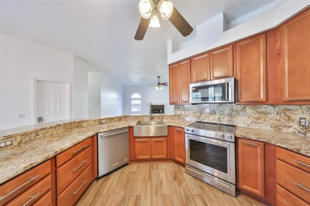 Active With Contract: $550,000 (4 beds, 3 baths, 3245 Square Feet)