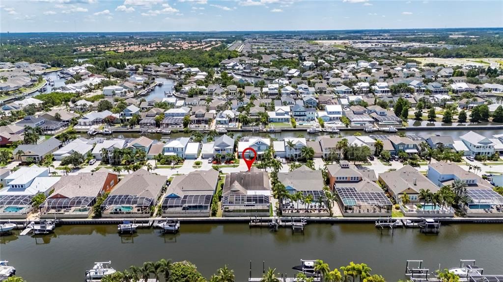 Activo con contrato: $879,900 (3 camas, 3 baños, 2815 Pies cuadrados)