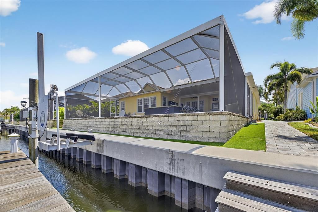 Activo con contrato: $879,900 (3 camas, 3 baños, 2815 Pies cuadrados)