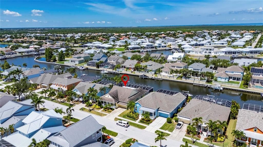 Activo con contrato: $879,900 (3 camas, 3 baños, 2815 Pies cuadrados)