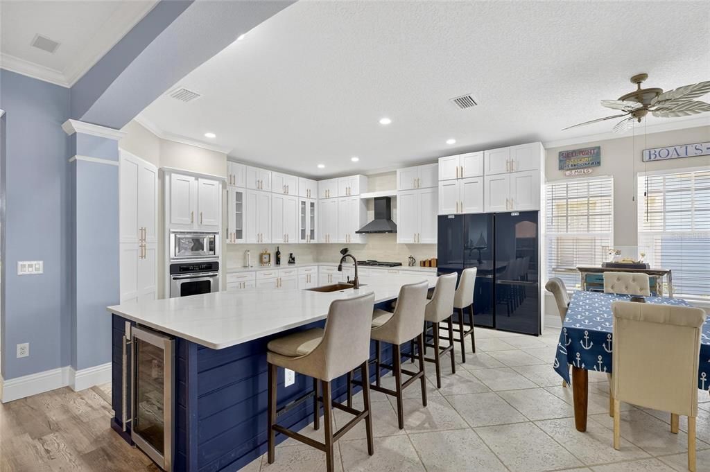 Activo con contrato: $879,900 (3 camas, 3 baños, 2815 Pies cuadrados)