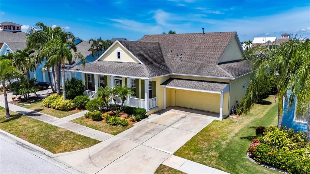 Activo con contrato: $879,900 (3 camas, 3 baños, 2815 Pies cuadrados)