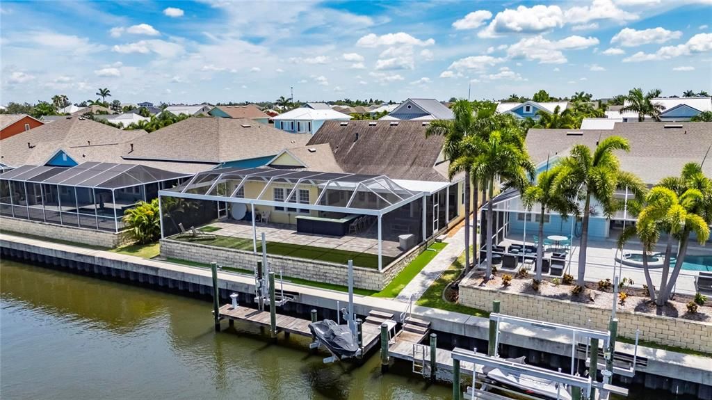 Activo con contrato: $879,900 (3 camas, 3 baños, 2815 Pies cuadrados)