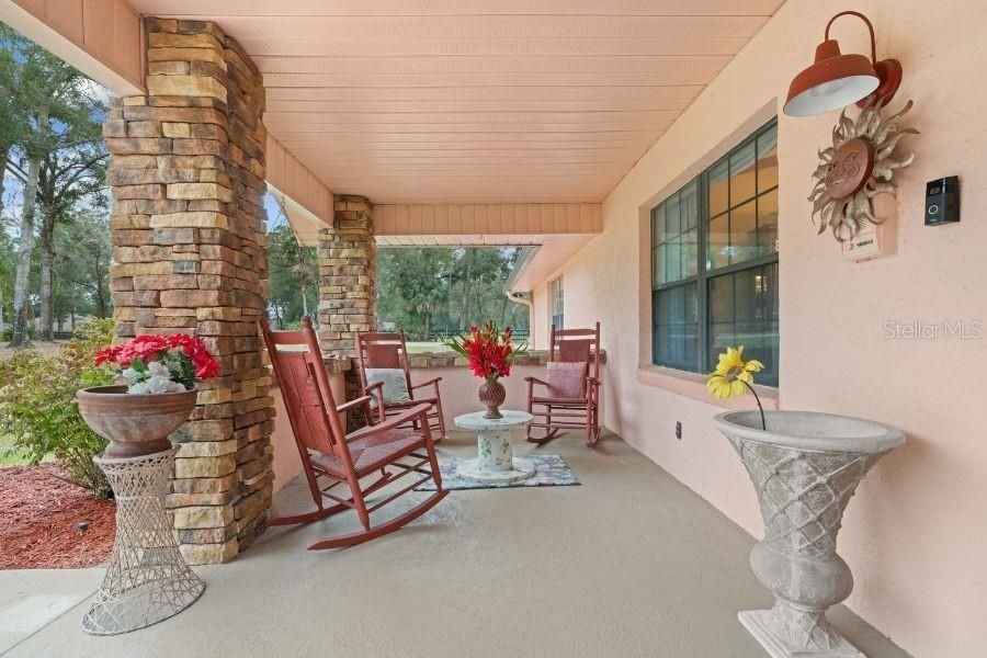 For Sale: $949,000 (5 beds, 3 baths, 3656 Square Feet)