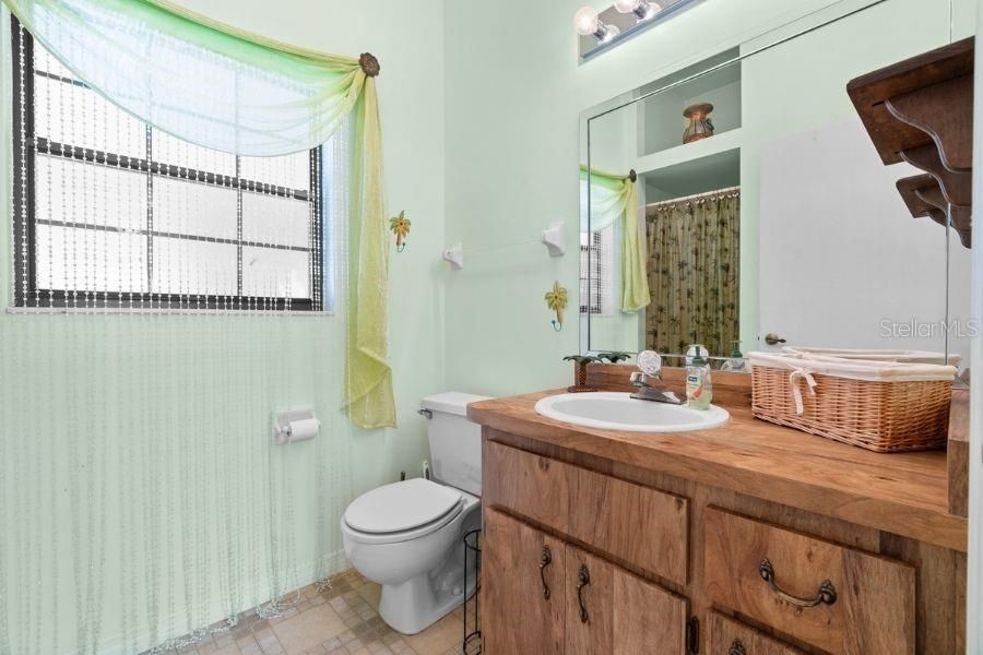 For Sale: $949,000 (5 beds, 3 baths, 3656 Square Feet)