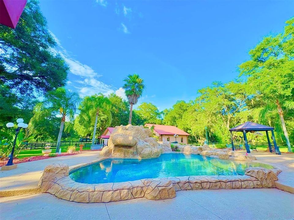 For Sale: $949,000 (5 beds, 3 baths, 3656 Square Feet)