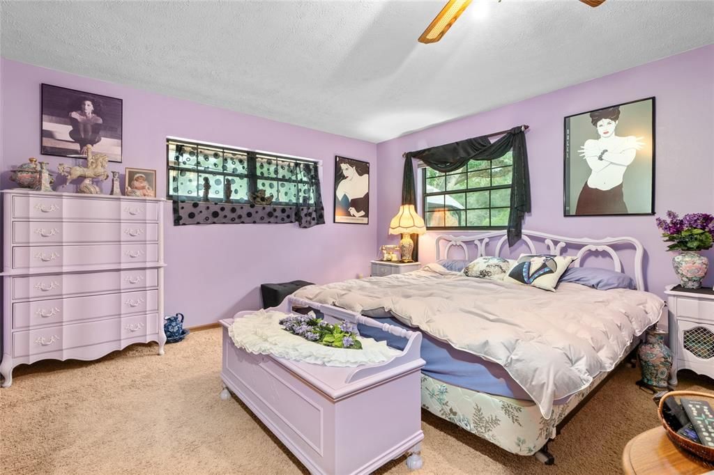 For Sale: $949,000 (5 beds, 3 baths, 3656 Square Feet)