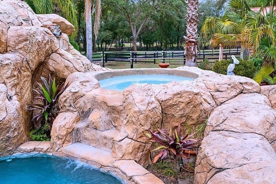 For Sale: $949,000 (5 beds, 3 baths, 3656 Square Feet)