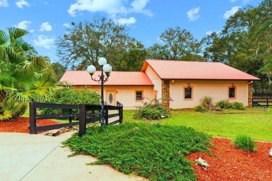 For Sale: $949,000 (5 beds, 3 baths, 3656 Square Feet)