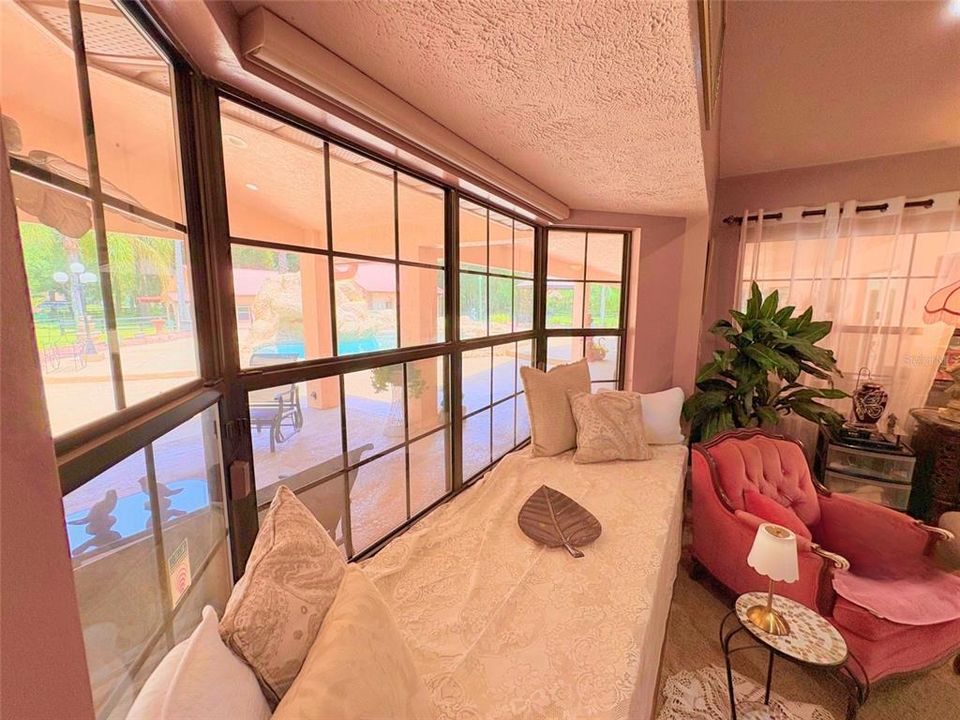 For Sale: $949,000 (5 beds, 3 baths, 3656 Square Feet)