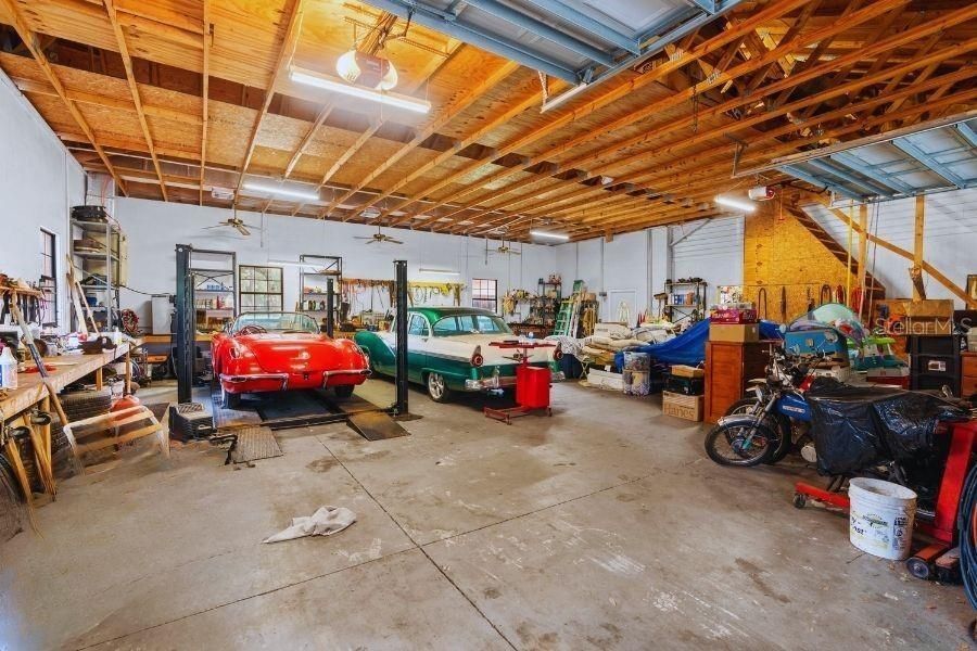 For Sale: $949,000 (5 beds, 3 baths, 3656 Square Feet)