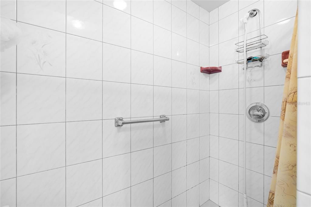 For Sale: $949,000 (5 beds, 3 baths, 3656 Square Feet)