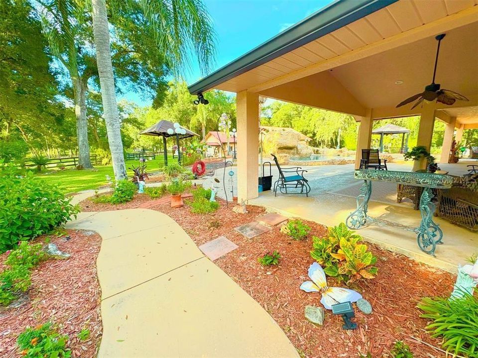 For Sale: $949,000 (5 beds, 3 baths, 3656 Square Feet)