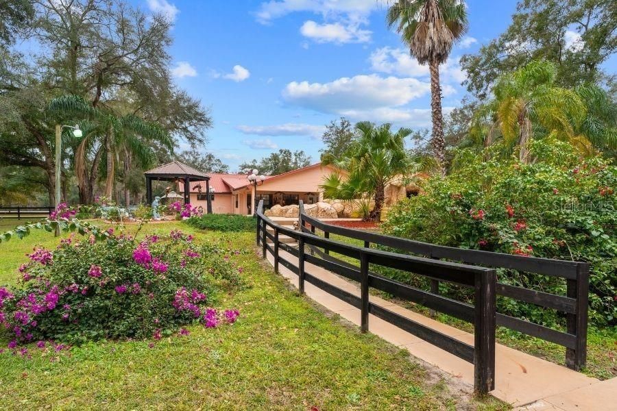 For Sale: $949,000 (5 beds, 3 baths, 3656 Square Feet)