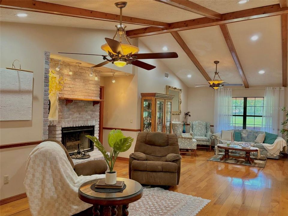 For Sale: $949,000 (5 beds, 3 baths, 3656 Square Feet)