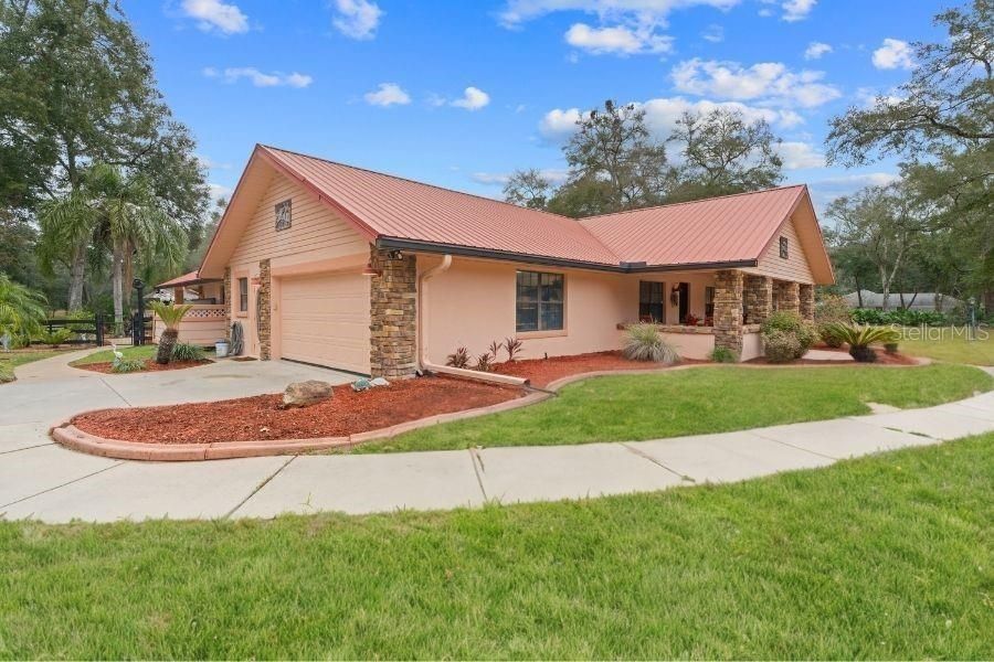 For Sale: $949,000 (5 beds, 3 baths, 3656 Square Feet)