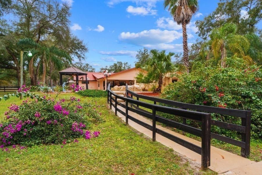 For Sale: $949,000 (5 beds, 3 baths, 3656 Square Feet)