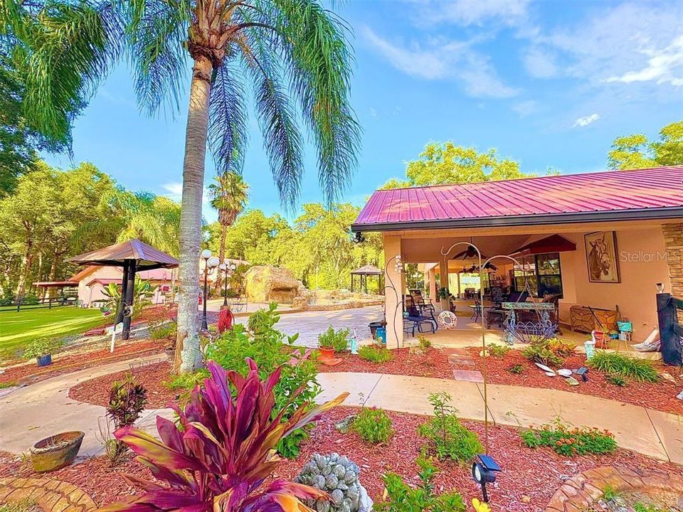 For Sale: $949,000 (5 beds, 3 baths, 3656 Square Feet)