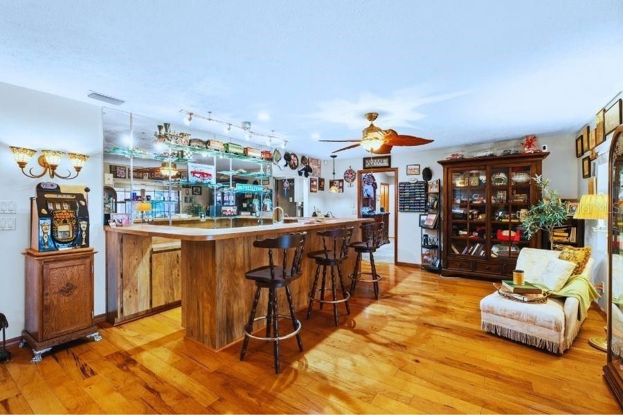 For Sale: $949,000 (5 beds, 3 baths, 3656 Square Feet)