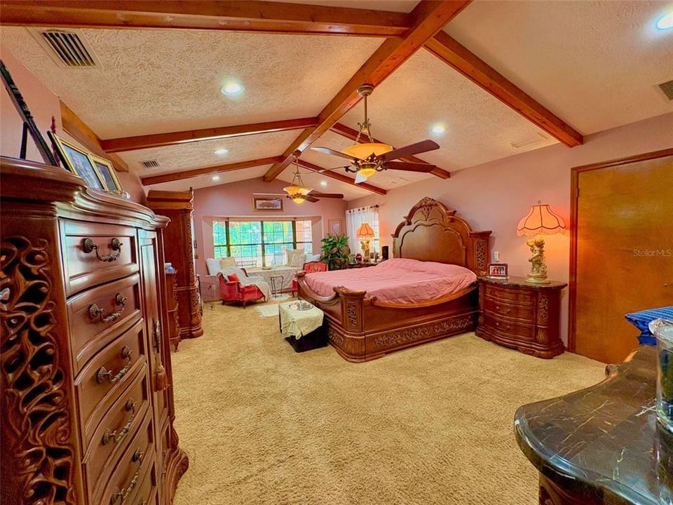 For Sale: $949,000 (5 beds, 3 baths, 3656 Square Feet)