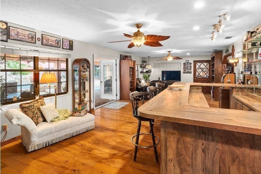 For Sale: $949,000 (5 beds, 3 baths, 3656 Square Feet)