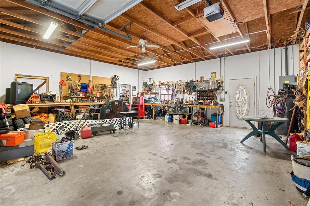 For Sale: $949,000 (5 beds, 3 baths, 3656 Square Feet)