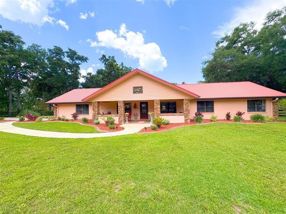 For Sale: $949,000 (5 beds, 3 baths, 3656 Square Feet)