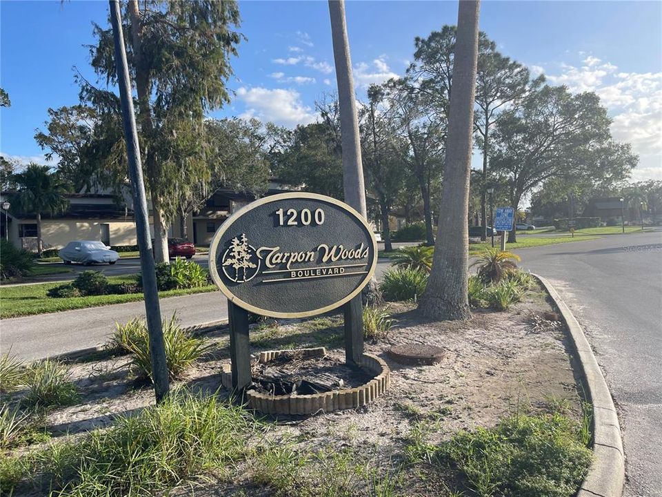 合同活跃: $1,650 (2 贝兹, 2 浴室, 1220 平方英尺)