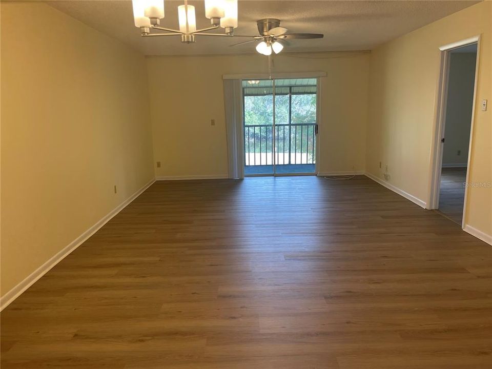 合同活跃: $1,650 (2 贝兹, 2 浴室, 1220 平方英尺)