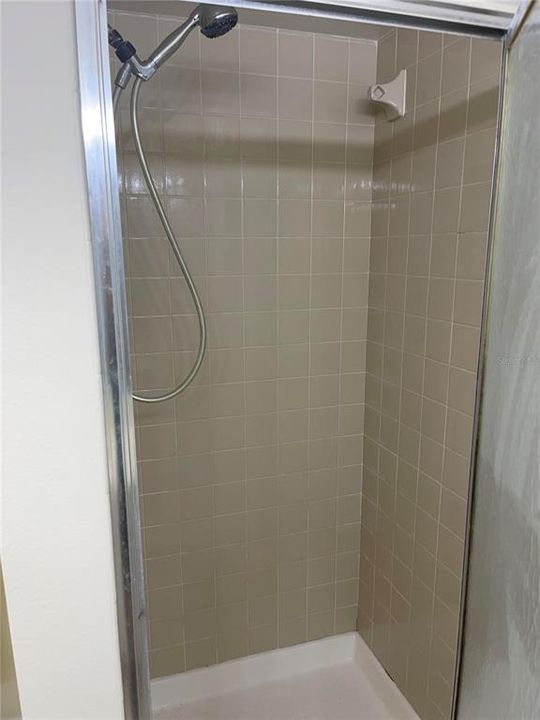 合同活跃: $1,650 (2 贝兹, 2 浴室, 1220 平方英尺)