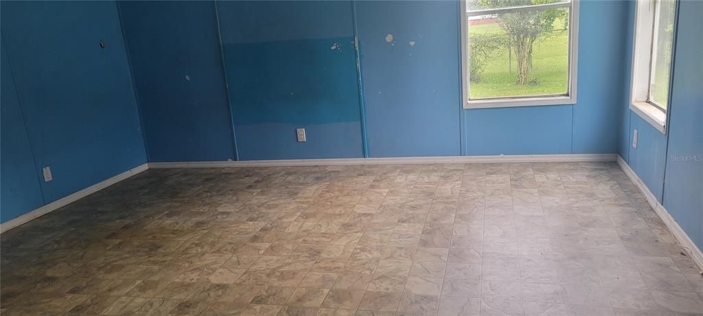 待售: $230,000 (3 贝兹, 2 浴室, 1232 平方英尺)