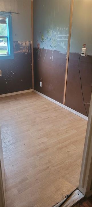 待售: $230,000 (3 贝兹, 2 浴室, 1232 平方英尺)