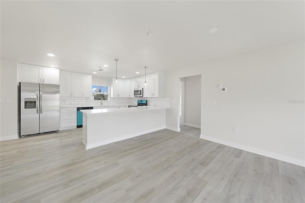 待售: $1,000,000 (27 贝兹, 0 浴室, 5885 平方英尺)